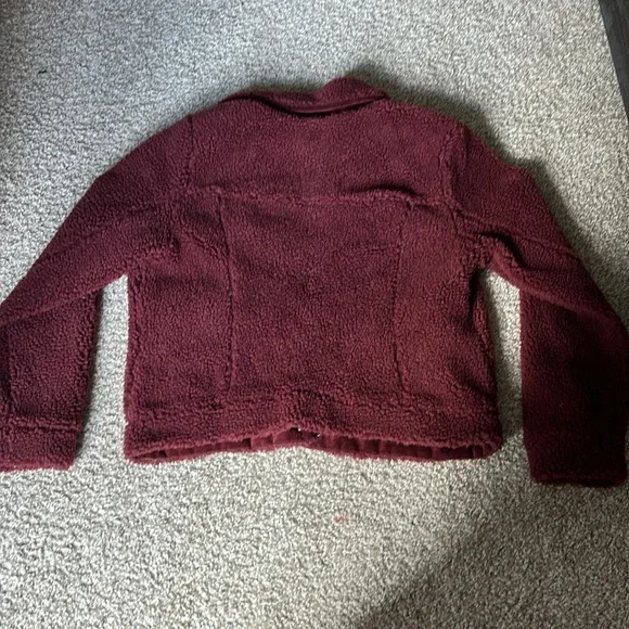 Red jacket - Picture 4 of 4